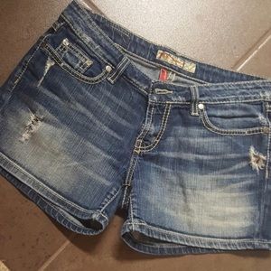 BKE Sabrina shorts